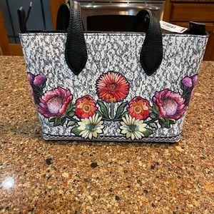 NWT EMBROIDERED BRIGHTON AFRICA STORIES HANDBAG